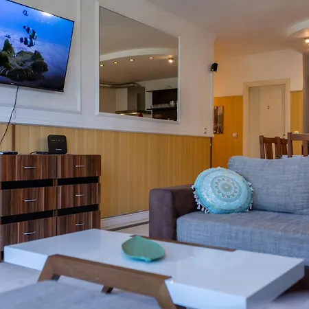 Homestay szállás Megy's 1st Next To The National Palace Of Culture *
